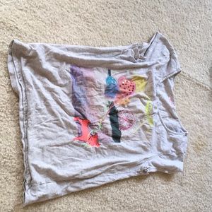 Lightly used gapkids T-shirt.